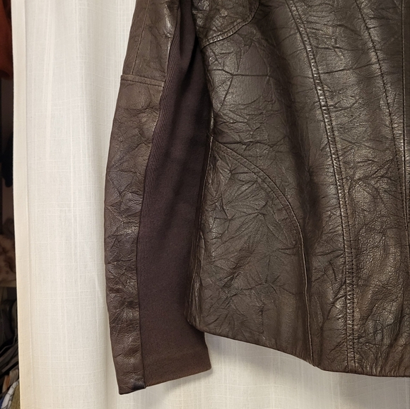 Womans Leather Jacket - Picture 4 of 4